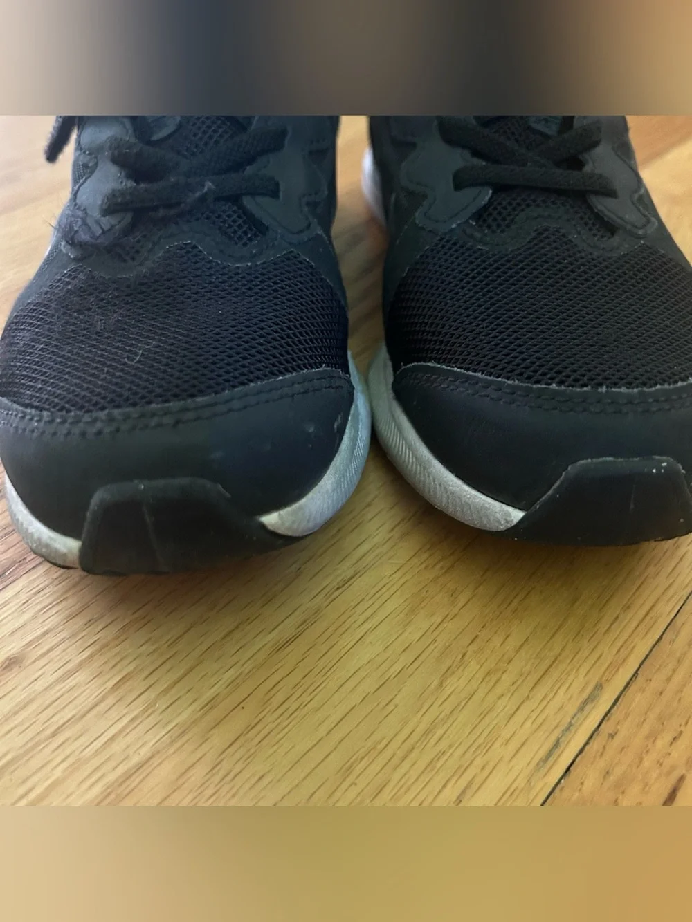 Girls Nike Downshifter size 2.5 Black Pink